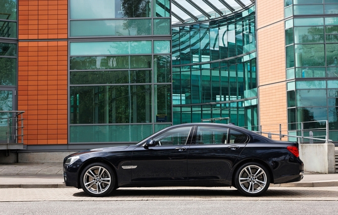 BMW 740d xDrive (F01) BMW 740d xDrive (F01)