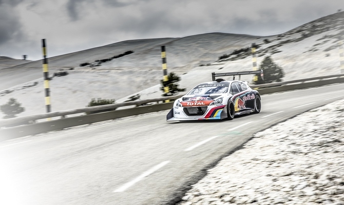 The car packs 875hp from its twin-turbo V6 The car packs 875hp from its twin-turbo V6