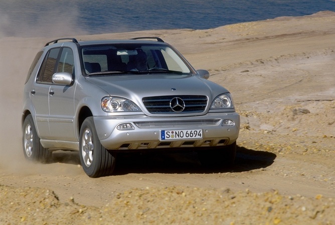 Mercedes-Benz ML 500 Mercedes-Benz ML 500
