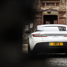 Aston Martin DB11 V8