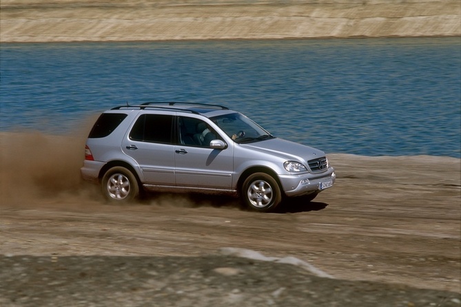 Mercedes-Benz ML 500 Mercedes-Benz ML 500