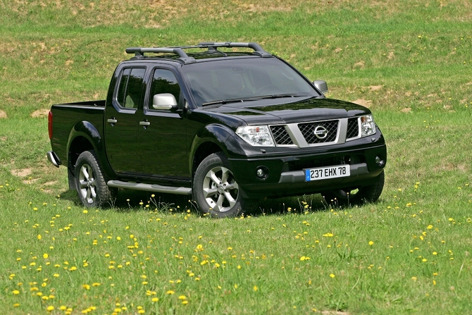 Nissan Navara 4x4 Double Cab LE Premium Hi-Tech Nissan Navara 4x4 Double Cab LE Premium Hi-Tech