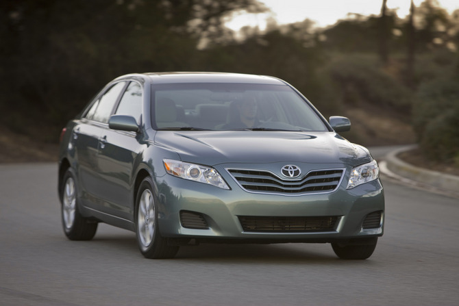 Toyota Camry Base 6-Spd AT Toyota Camry Base 6-Spd AT