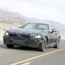 Roof with Magic Sky Control to premiere in new SLK