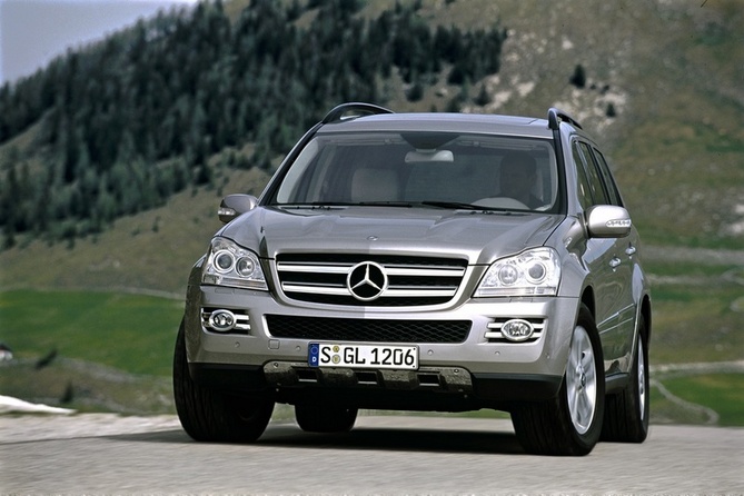 Mercedes-Benz GL 500 4MATIC Mercedes-Benz GL 500 4MATIC