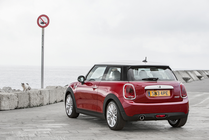MINI (BMW) MINI 3 MINI (BMW) MINI 3