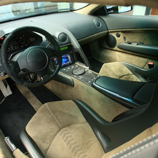 The interior was also exclusive to the car made from carbon fiber and Alcantara The interior was also exclusive to the car made from carbon fiber and Alcantara