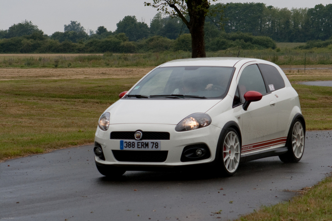 fiat grande punto abarth esseesse