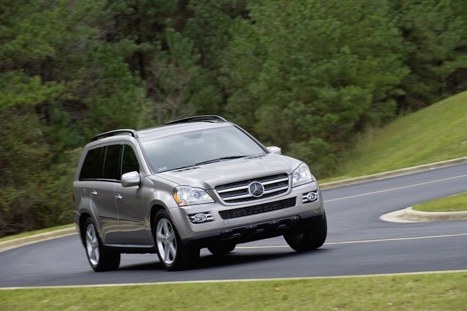 Mercedes-Benz GL 500 4MATIC Mercedes-Benz GL 500 4MATIC