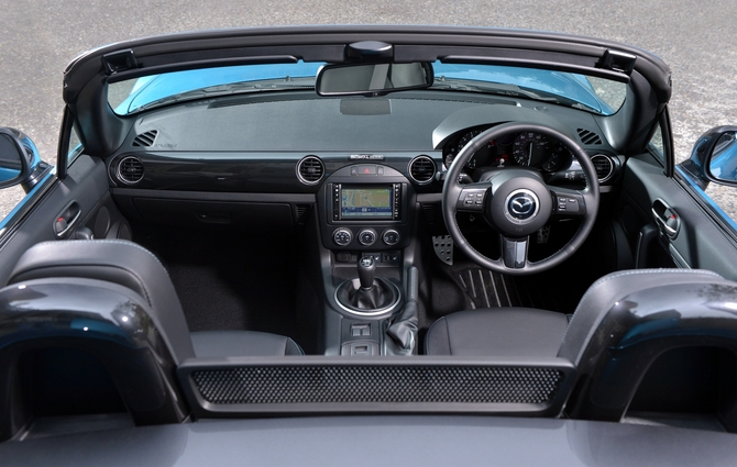 Mazda MX-5 2.0i Sport Graphite Mazda MX-5 2.0i Sport Graphite