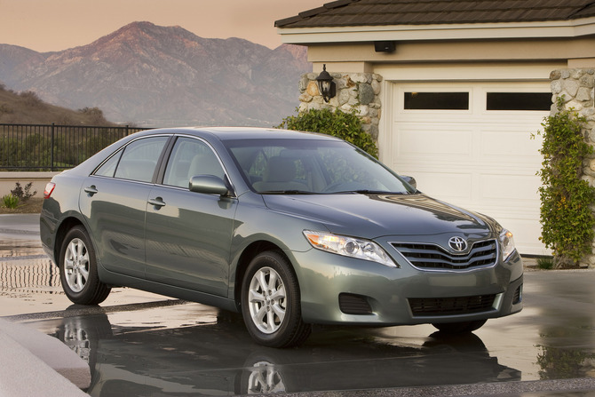 Toyota Camry Base 6-Spd MT Toyota Camry Base 6-Spd MT