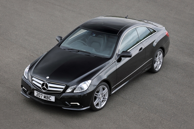Mercedes-Benz E 250 BlueEfficiency Coupé Elegance Mercedes-Benz E 250 BlueEfficiency Coupé Elegance