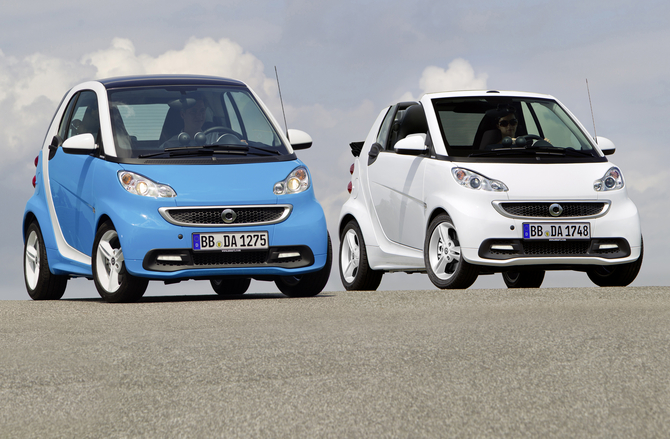 The Iceshine is available in either white or blue The Iceshine is available in either white or blue
