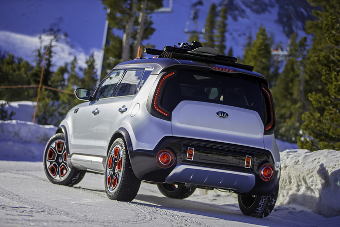 The hybrid vehicle is equipped with a 185hp 1.6 liter engine and a 35hp electric motor installed on the rear axle The hybrid vehicle is equipped with a 185hp 1.6 liter engine and a 35hp electric motor installed on the rear axle