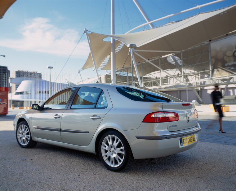 Renault Laguna II 1.8 16v 1 photo and 75 specs