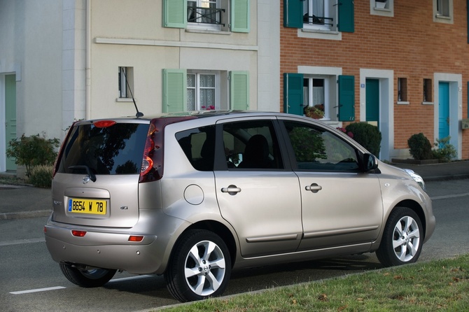 Nissan Note 1.5dCi 86cv Visia AC Nissan Note 1.5dCi 86cv Visia AC