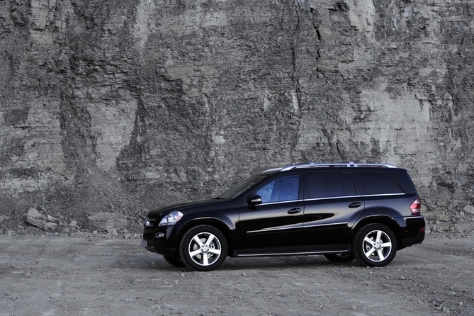 Mercedes-Benz GL 450 4MATIC Mercedes-Benz GL 450 4MATIC