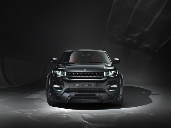 Auch im Angebot sind Tieferlegungsfedern, die den Schwerpunkt des SUV für besseres Handling um 30 Millimeter herabsetzen. Auch im Angebot sind Tieferlegungsfedern, die den Schwerpunkt des SUV für besseres Handling um 30 Millimeter herabsetzen.