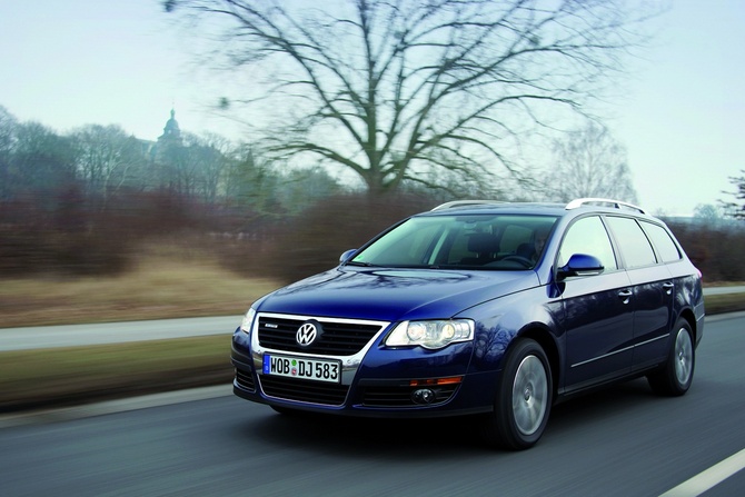 Volkswagen Passat Variant 2.0 TDI 140cv DPF DSG Confortline Volkswagen Passat Variant 2.0 TDI 140cv DPF DSG Confortline