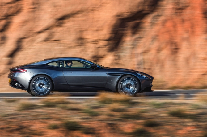 Aston Martin DB11 Aston Martin DB11