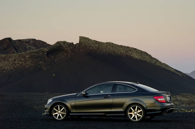 New C-Class Coupé: new compact, classic coupe to debut in Geneva New C-Class Coupé: new compact, classic coupe to debut in Geneva