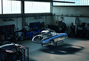 The racing versions and some road versions were made from aluminum