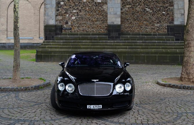 Autoviva's Facebook Avatar Photo Contest - August 2011 Autoviva's Facebook Avatar Photo Contest - August 2011