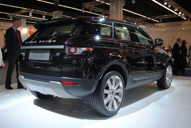 Land Rover Evoque SD4 2.2 Pure 4WD Land Rover Evoque SD4 2.2 Pure 4WD