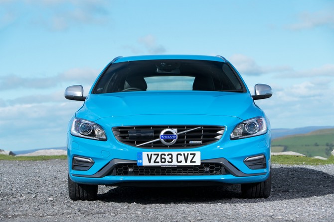 Volvo V60 D5 R-Design Momentum Volvo V60 D5 R-Design Momentum