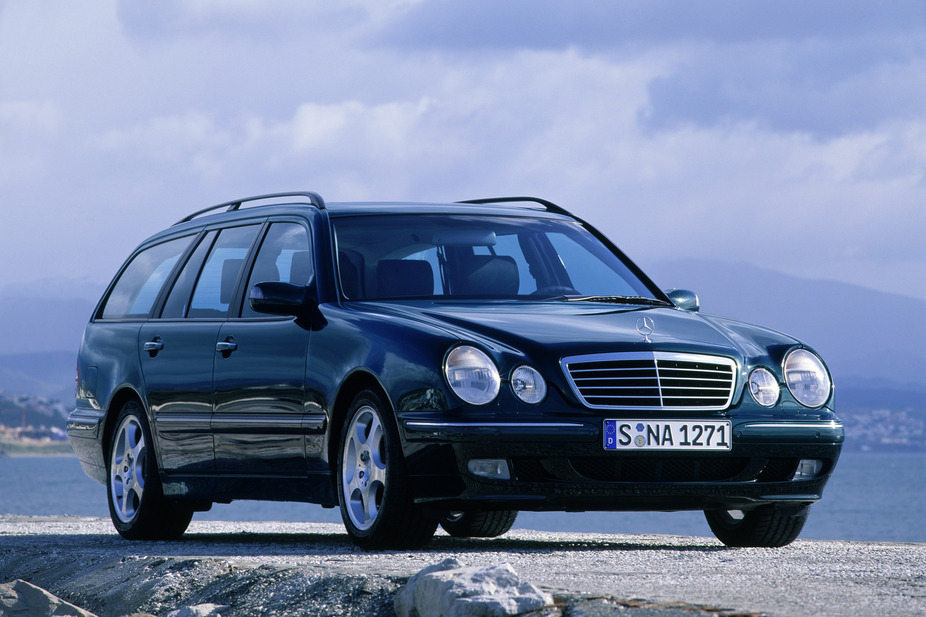 Aandringen plein Permanent Mercedes-Benz E 200 Kompressor Station Wagon :: 1 photo and 62 specs ::  autoviva.com