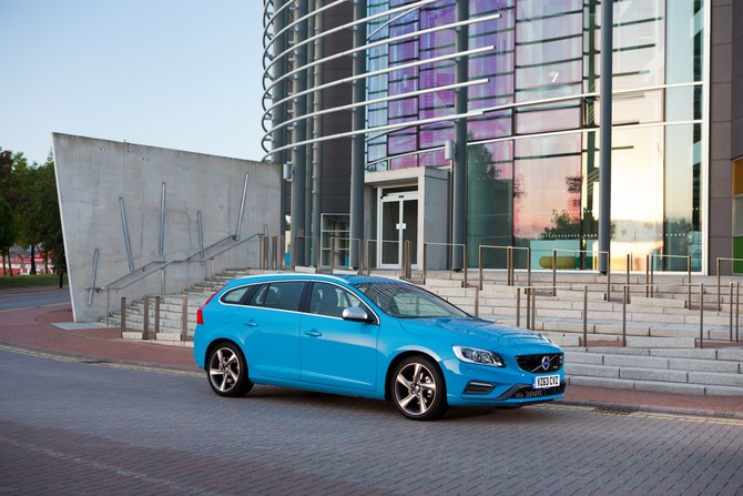 Volvo V60 D5 R-Design Geartronic Volvo V60 D5 R-Design Geartronic