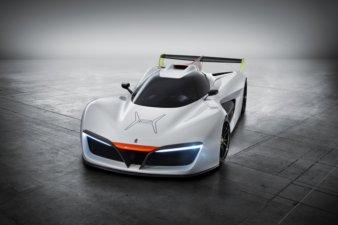 The H2 Speed is equipped with two electric racing engines which are powered by a hydrogen fuel cell. With an output of 503hp The H2 Speed is equipped with two electric racing engines which are powered by a hydrogen fuel cell. With an output of 503hp