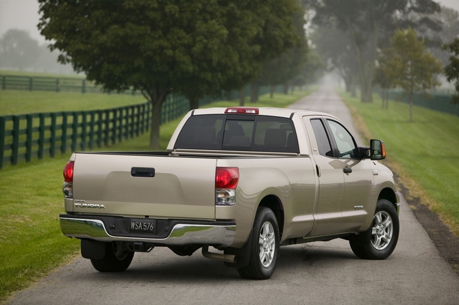 Toyota Tundra CrewMax 4X4 SR5 5.7L Toyota Tundra CrewMax 4X4 SR5 5.7L