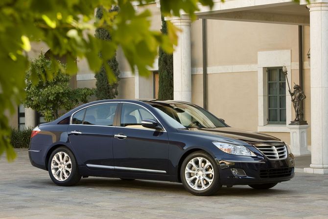 Hyundai Genesis V6 (US) Hyundai Genesis V6 (US)