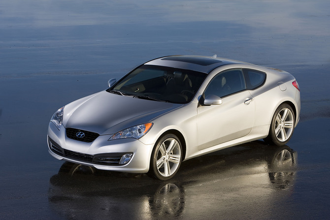 Hyundai Genesis Coupé 2.0T Auto Hyundai Genesis Coupé 2.0T Auto