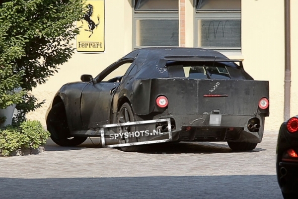 Hey, that new Ferrari looks familiar. Wait a minute.... Hey, that new Ferrari looks familiar. Wait a minute....