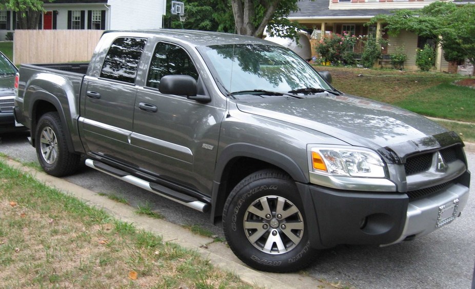 Mitsubishi Raider LS Double Cab 2WD Mitsubishi Raider LS Double Cab 2WD
