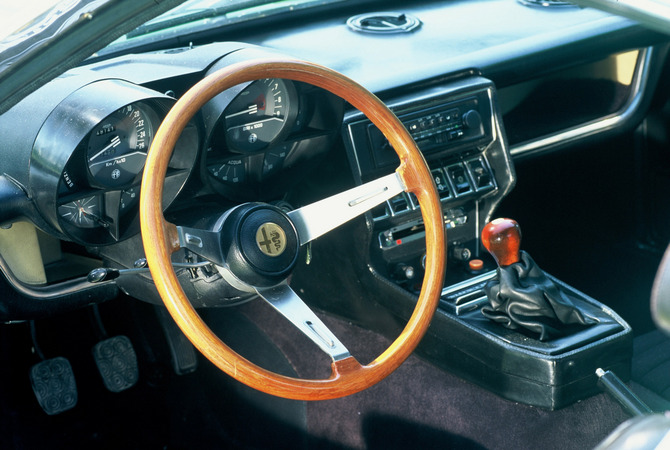 Alfa Romeo Montreal