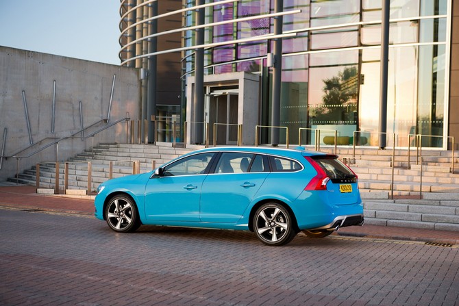 Volvo V60 D2 R-Design Volvo V60 D2 R-Design