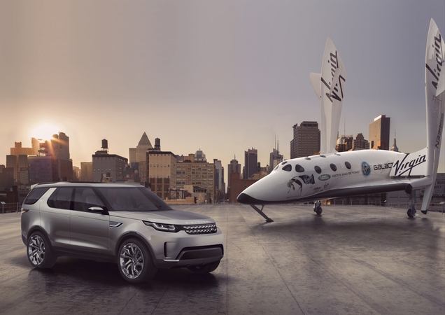 Land Rover apresentou o Discovery Vision Concept ao lado de um modelo à escala da nave Virgin Galactic Land Rover apresentou o Discovery Vision Concept ao lado de um modelo à escala da nave Virgin Galactic