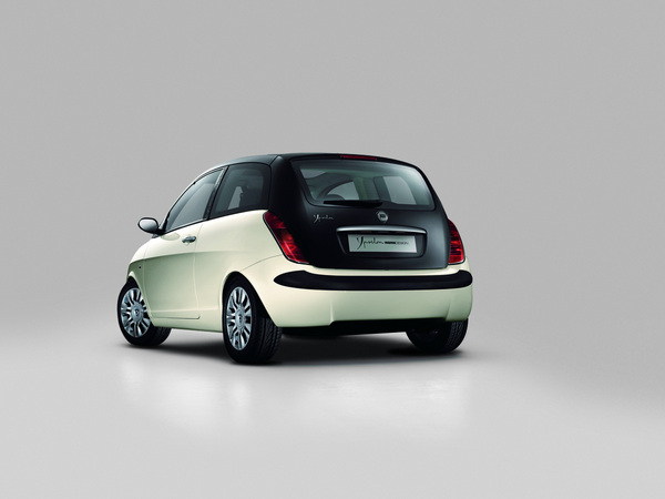 Lancia Ypsilon Sport MomoDesign 1.3 JTD 105cv Lancia Ypsilon Sport MomoDesign 1.3 JTD 105cv