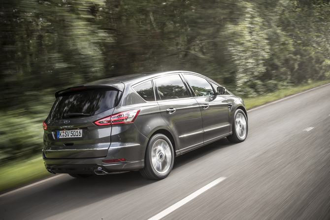 Ford S-Max Vignale 2.0TDCi Bi-turbo Titanium Powershift Ford S-Max Vignale 2.0TDCi Bi-turbo Titanium Powershift