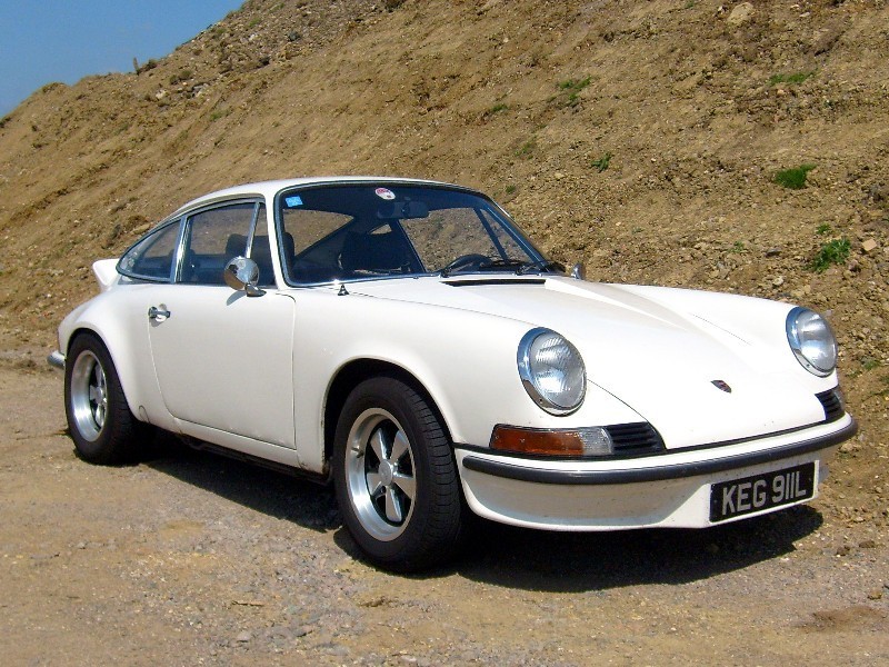 Porsche 911 Carrera 27 RS Sports basic info spec rating