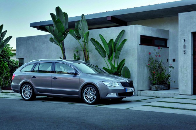 Skoda Superb Break 2.0I TDI 140 hp DSG Elegance Skoda Superb Break 2.0I TDI 140 hp DSG Elegance