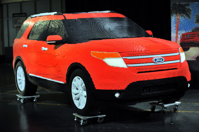 Ford Explorer Recreated in Lego Ford Explorer Recreated in Lego