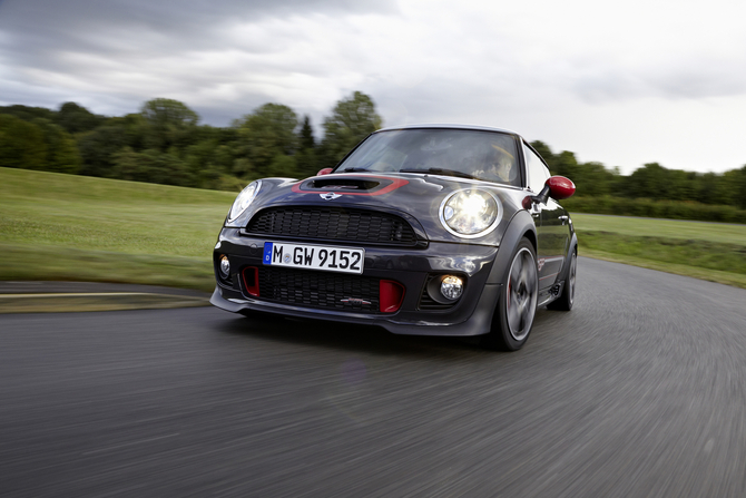 Like the gen 1 it has 218hp Like the gen 1 it has 218hp