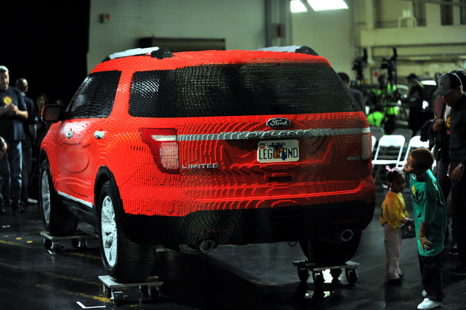 Ford Explorer Recreated in Lego Ford Explorer Recreated in Lego