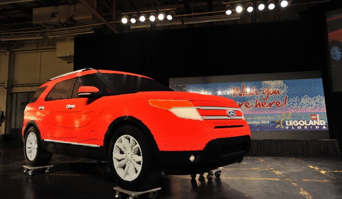 Ford Explorer Recreated in Lego Ford Explorer Recreated in Lego