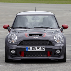The suspension is fully adjustable at each corner