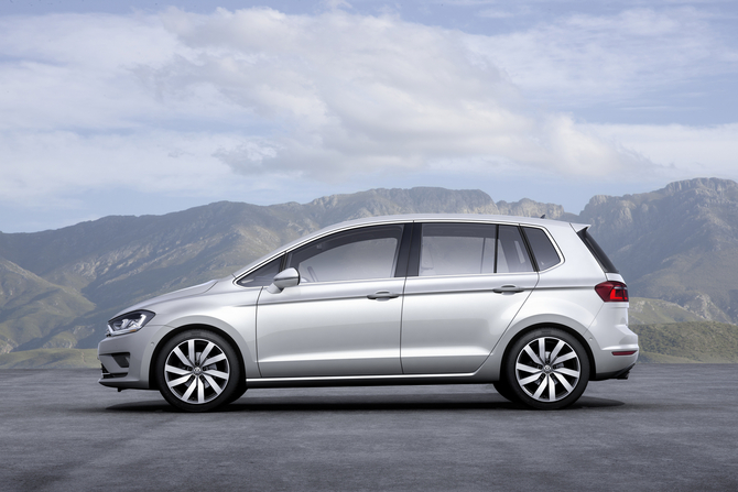 Variante pretende ser uma opção entre o Golf padrão e a carrinha Golf Variante pretende ser uma opção entre o Golf padrão e a carrinha Golf
